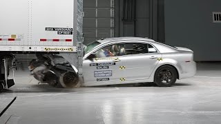 Vanguard semitrailer underride guard test  IIHS TOUGHGUARD winner [upl. by Catton]