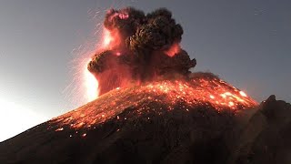 8 Éruptions de Volcans Monstrueux Capturées par des Caméras [upl. by Diannne773]