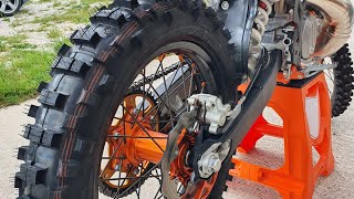 Metzeler 6 Days Extreme Soft su Ktm Erzbergrodeo 300 2t [upl. by Esiuol]