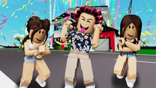 FIZEMOS UMA FESTA NA CASA DA VOVÓ DOIDA  Roblox  Historinhas  Brookhaven RP🏡 [upl. by Lrig991]