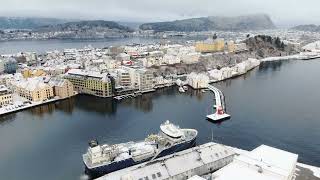 First snowfall in Ålesund 01122023 [upl. by Lamak]