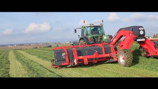 KUHN  MERGE MAXX 950  Rakes In action [upl. by Eivla]