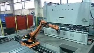 ROBOT  PIEGATURA ROBOTIZZATA DI LAMIERA  ROBOTIC BENDING SHEET METAL [upl. by Mcdowell969]