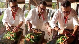 Jackie Shroffs FUNNY Tapori Vegetable Cooking Style [upl. by Trevah488]