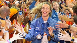 Femke Bol and Lieke Klaver dancing Links Rechts🕺🇳🇱 TeamNL and Snollebollekes in AMAZING PARTY 🎉😄 [upl. by Kenlee677]