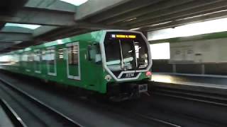 AnsaldoBreda Meneghino et Leonardo  A la station Cologno Sud sur la ligne 2 du métro de Milan [upl. by Eca55]