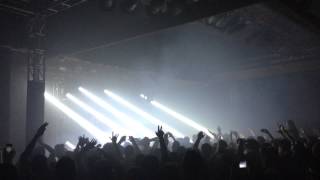 Alesso  Under Control ft Calvin Harris live during the Alesso Uprising tour in Seattle WA 2013 [upl. by Nelon]