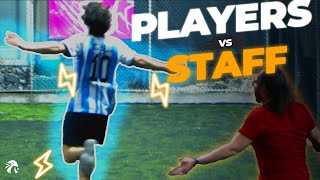 FÚTBOL ESTRAL  PLAYERS VS STAFF  LLA SomosEstral [upl. by Aikemehs]