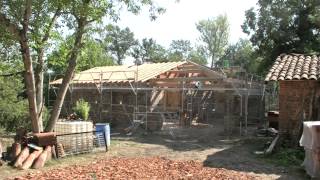 Construction Toiture charpente Grange video Timelapse JVC Everio GZGX1 [upl. by Moclam109]