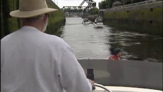 How to Navigate quotLock Throughquot the ChittendenBallard Locks [upl. by Anela]