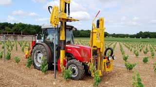 Enfoncepieux viticole entre roues avec enfoncepointerolle à lavant [upl. by Nahum]