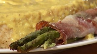 Corona di riso con uova sode al curry e involtini di asparagi e speck [upl. by Assetnoc]