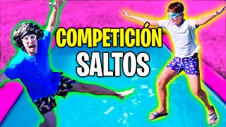 COMPETICION DE SALTOS A LA PISCINA vs NIÑO 10 AÑOS  El Show de Tekendo y Laia Oli 12 [upl. by Ayaj729]