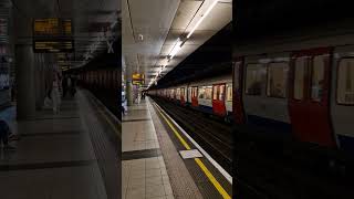 London Circle Line arriving at Embankment Station train publictransport [upl. by Walworth]