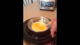 How to Fry Perfect Eggs on an Induction Cooker [upl. by Anitsirt]