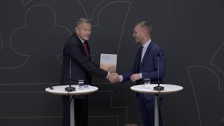 AIkommissionen överlämnar sina förslag till civilminister Erik Slottner [upl. by Felicidad]