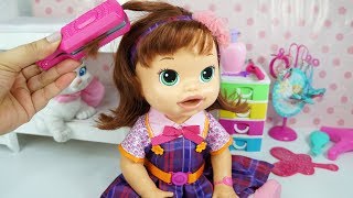 BABY ALIVE SE ARRUME COM A SARA COMILONA PARA CARINHA DE ANJO MINHA BONECA VAI PARA ESCOLA NO ORFANA [upl. by Lietman278]