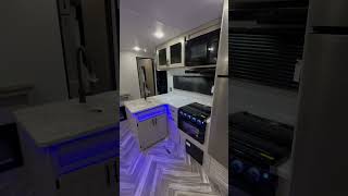 2025 Zinger 320FB zinger rv rvtour camp camper camping top class traveltrailer [upl. by Trah]