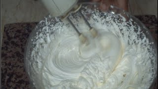 La Crème au beurre how make buttercream  طريقة تحضير كريمة الزبدة [upl. by Ayisan]