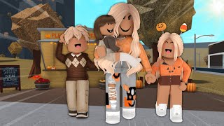 KIDS FALL BREAK ROUTINE 🍂  ROBLOX BLOXBURG FAMILY ROLEPLAY  WITH VOICE [upl. by Parke]