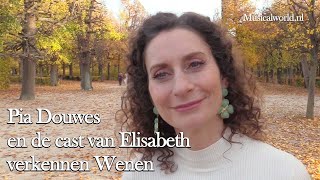 Pia Douwes en de cast van Elisabeth verkennen Wenen [upl. by Anak]