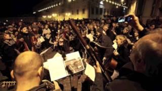 Berlusconi Messiah si dimette Hallelujah  Handel in piazza dir Ton Koopman HD [upl. by Stone]