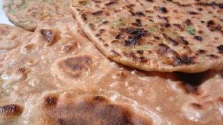 Recette Indienne Des Pains Paratha Nature Et Aux Légumes 𑁍 Pankaj Sharma [upl. by Zedekiah]