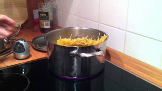 Spaghetti  Nudeln al dente kochen  so gehts [upl. by Culbertson624]