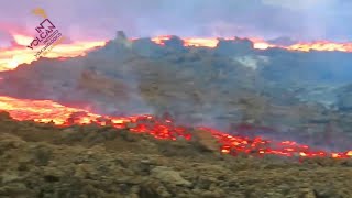 Így folyt a quotlávaáradatquot a vulkánból La Palma szigetén [upl. by Ermentrude]