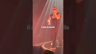 sfera ebbastacinisello live [upl. by Ennoitna]