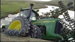 🚜Tractores Atascados en el Barro y en Apuros INCREIBLE 😱 [upl. by Irrol]