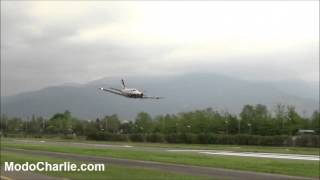 Pasadas bajas Daher Socata TBM850 Open Day Planeadores 2015 [upl. by Selec149]