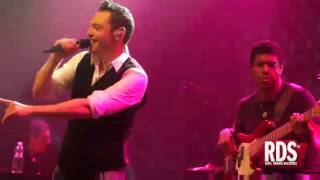 Tiziano Ferro  Xverso Lamore è una cosa swing LIVE [upl. by Keiryt]