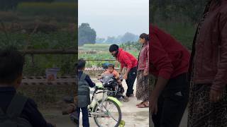 Bacchi ko bike sikhana bhari pad gaya 😂 shorts vijaykumarviner comedy funny veryfunny [upl. by Atived]