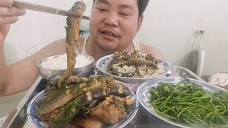 MUKBANG 87 Loach fish braised with galangal [upl. by Rafaellle618]