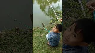 anak kecil jago mancing reels subscribe shorts fishing fish [upl. by Ahsiki]