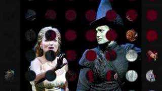 Wicked Idina Menzel Kristin Chenoweth quotPopularquot [upl. by Hardunn]