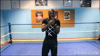 LES BASES DE LA BOXE  COMMENT ENVOYER UN JAB [upl. by Yelsha]