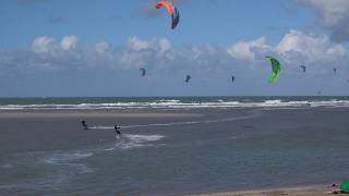 Kitesurfen Kijkduin Zandmotor 17 03 2019 4K with SONY RX10 MarkIV [upl. by Jaquiss]