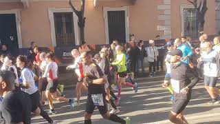 Il via della Maratonina di Busto 2024 [upl. by Gregson]