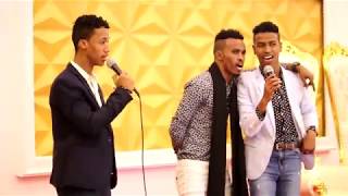 KHADAR KEEYOW IYO ABDINASIR YARE HEES CUSUB AROS WAN OO WANGSAN LIVE STAGE 2018 [upl. by Novoj]