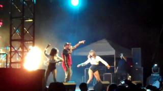 Nengo Flow  quotcositas raras remixquot  quotmujeres talentosasquot en vivo  las justas 2011 part 3 [upl. by Perron168]