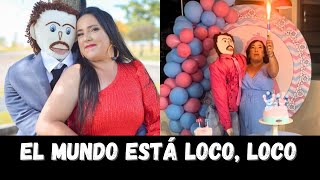 Mujer que se casó con UN MUÑECO DE TRAPO celebra fiesta de REVELACIÓN DE GÉNERO para su quotbebéquot 👶 [upl. by Ynohtnad]