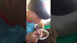 Kumis makan sayap [upl. by Ateiram]