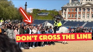 Mounted Police Officer React instantly when a Tourist Cross the Rope changingoftheguard kingsguard [upl. by Annig493]