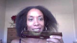 Mason Pearson Dressing Versus Detangling Comb [upl. by Tuckie]