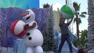 New Olaf’s Summer Cool Down stage show at Walt Disney World during Frozen Summer Fun [upl. by Ofloda]