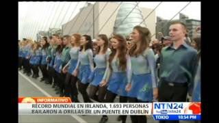 Más de 1000 personas en Irlanda logran récord al bailar simultáneamente una danza en una sola línea [upl. by Enytsirk]