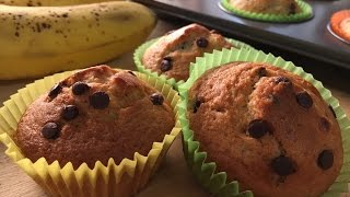 Muffin leggeri alla banana e gocce di cioccolato  Ricette facili e veloci [upl. by Behre210]