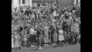 Bloemencorso in Noordwijk aan Zee 1955 [upl. by Sirronal]